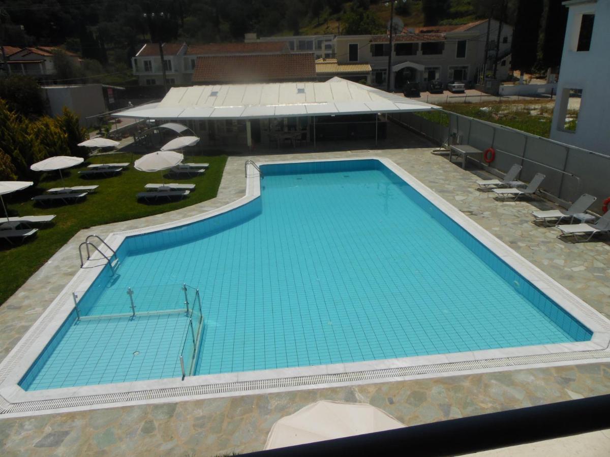 Katsaros & 2*