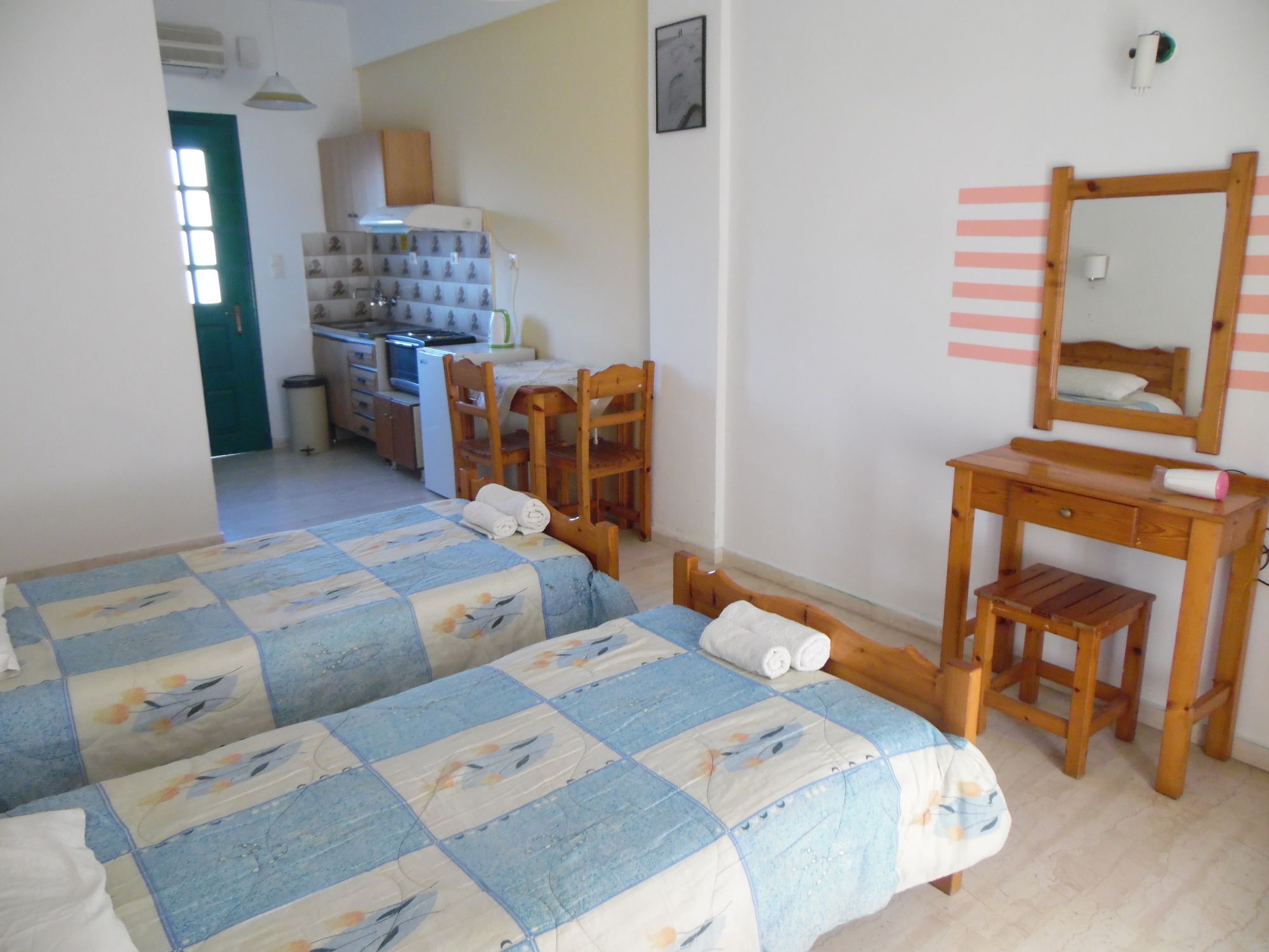 Katsaros &